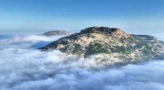 《霧索牙山》攝影：臧營